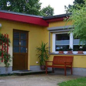 Privatunterkunft Ferienwohnung Mit Garten